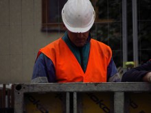 Pracovník zabraný do práce 16.9.2015